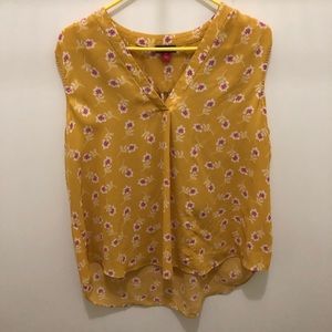 Vince Camuto Sleeveless blouse